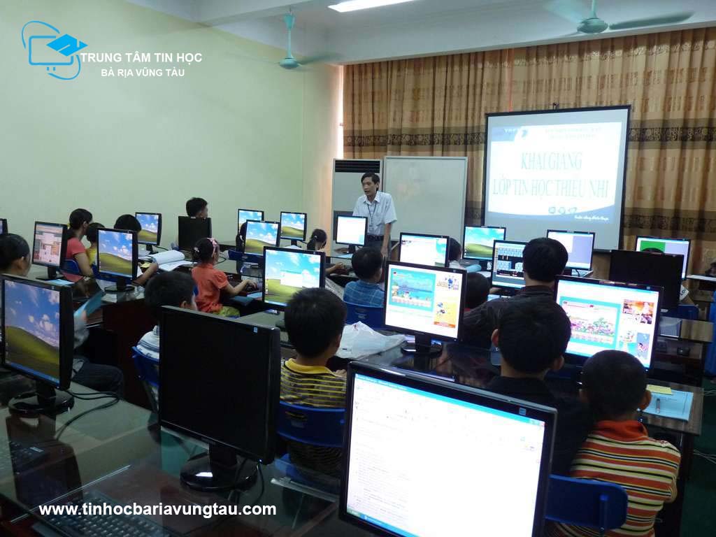 Lớp học khai thác Internet tại Vũng Tàu cho trẻ em