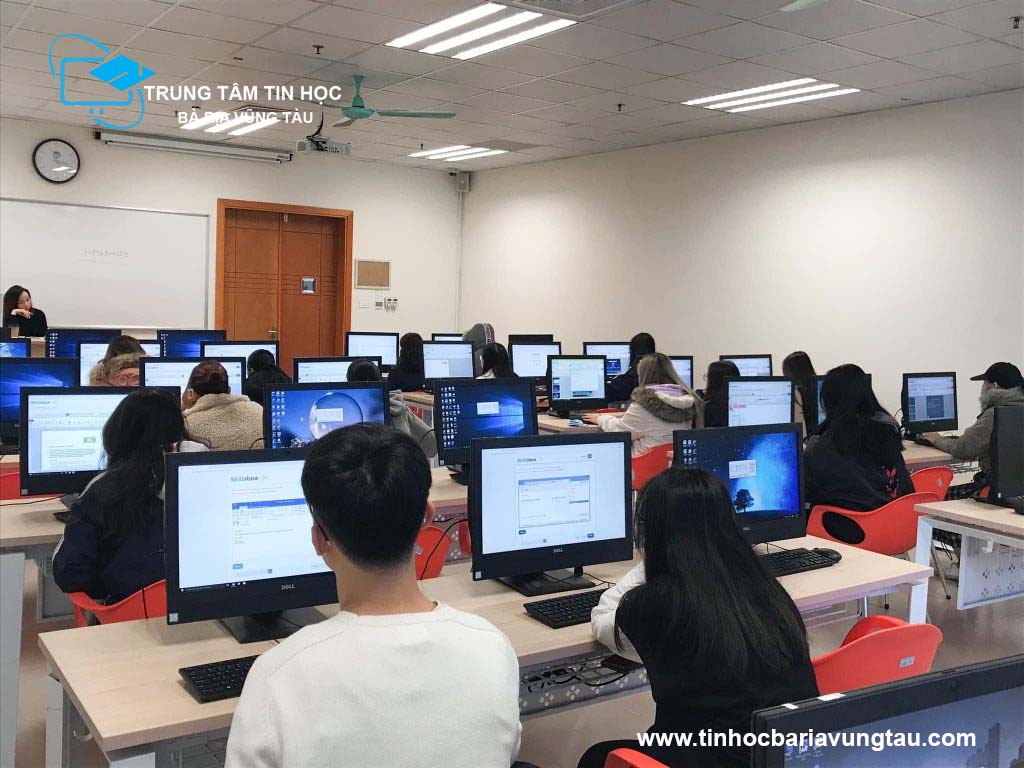 Lớp học ứng dụng CNTT căn bản tại Vũng Tàu